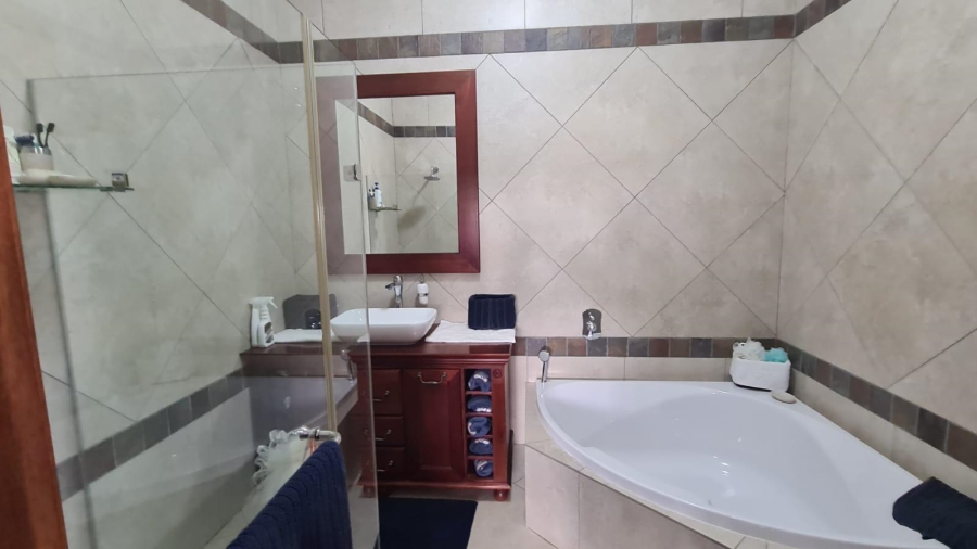 4 Bedroom Property for Sale in Oranjeville Free State